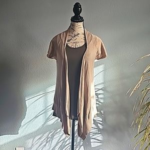 XXI BEAUTIFUL KNIT SHORT SLEEVE CARDIGAN SWEATER. CROCHET BACK DESIGN SIZE S